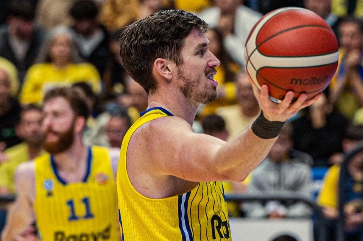 Maccabi se lleva un duelo anotador ante Zalgiris (100-97)