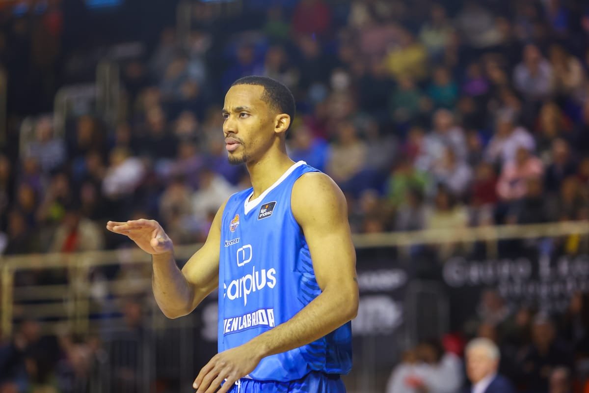 Covirán Granada blinda su defensa con Ngouama