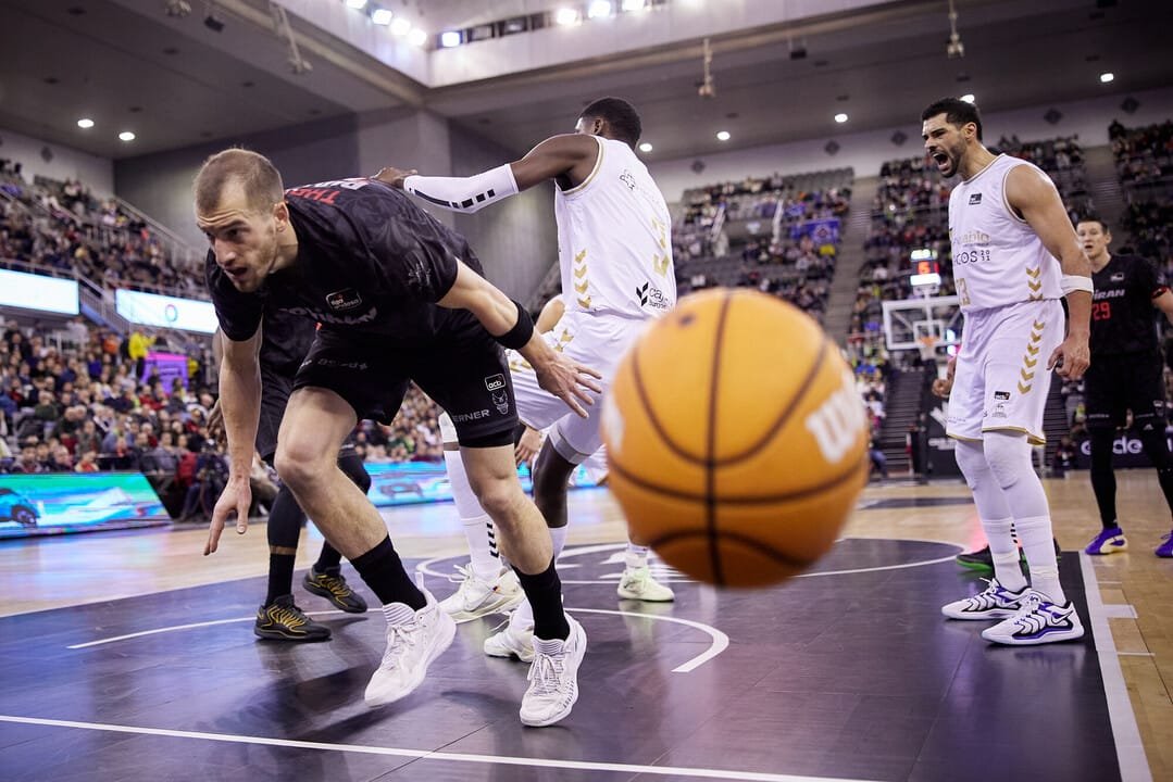 Burgos resucita y gana 90‑107 a un Granada impotente