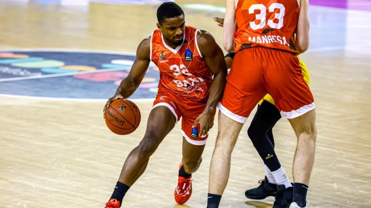 Exhibición ofensiva y carácter colectivo del BAXI Manresa ante el Aris (113-99)