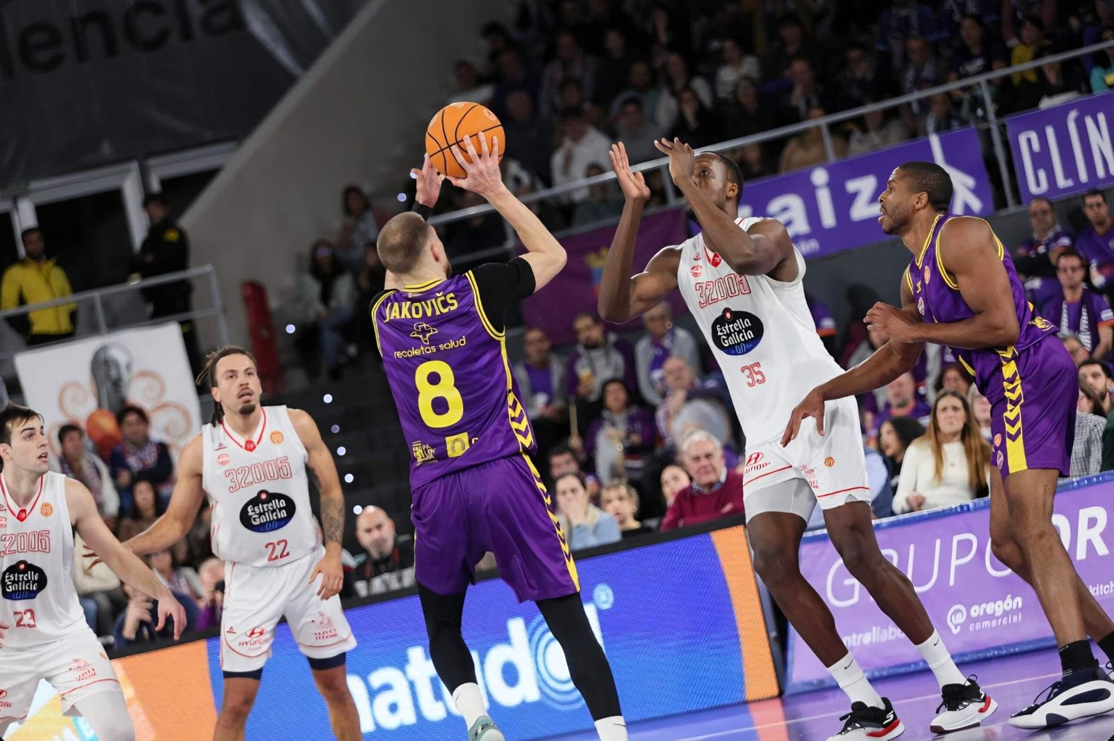 Palencia vence a Ourense con un Jakovics estelar (83-77)