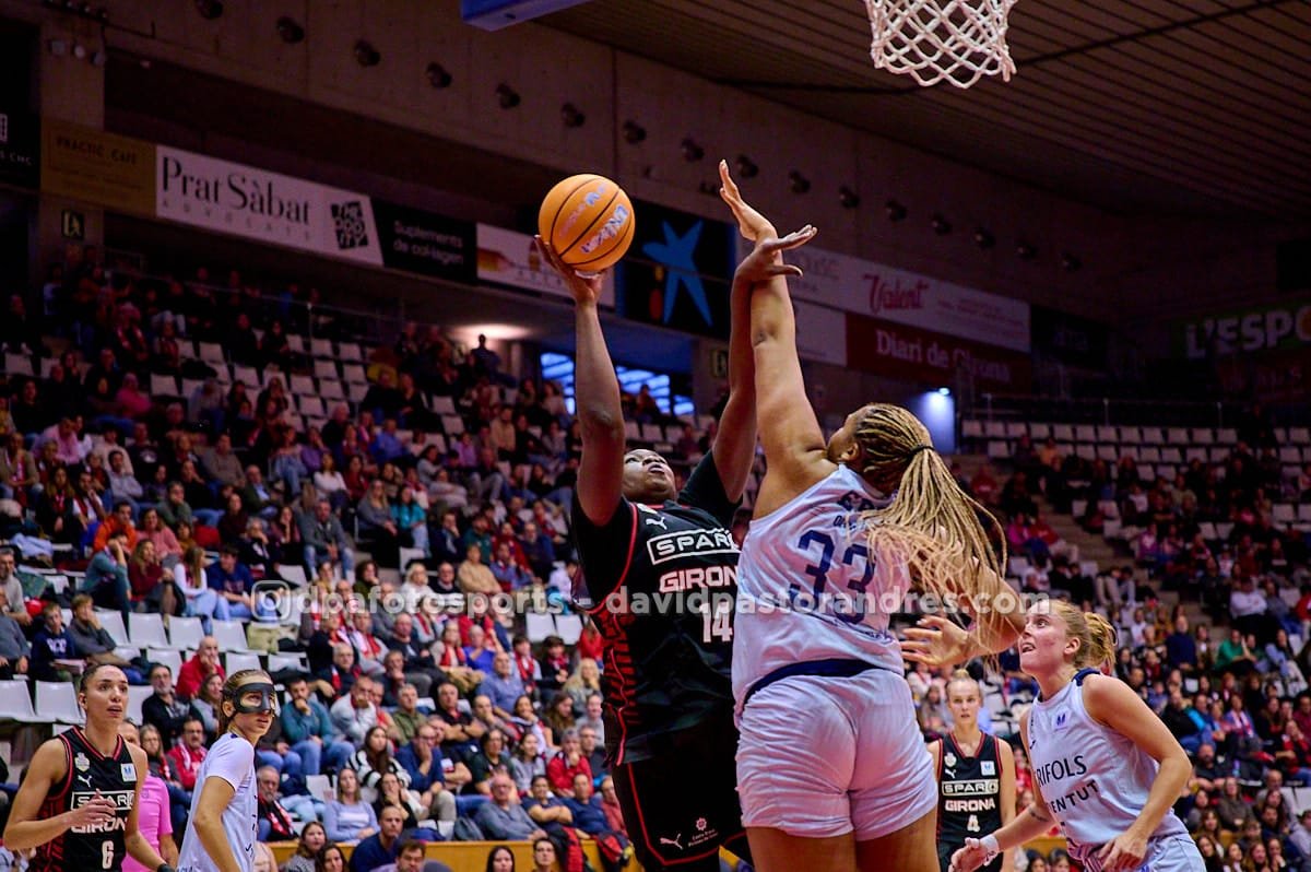 Galería – Spar Girona suda para ganar a Joventut en Fontajau
