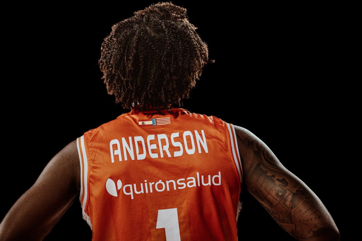 Galeria – Valencia Basket supera fácilmente a un débil Avenida