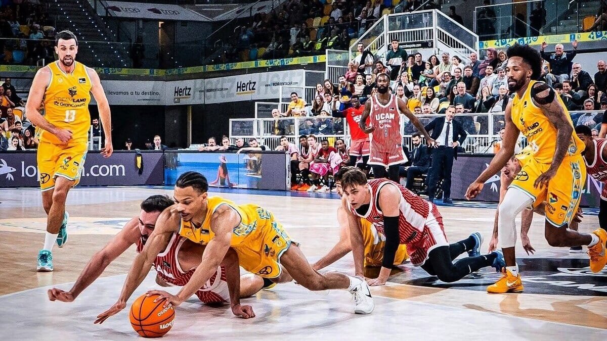 Un UCAM Murcia desacertado cae en Gran Canaria (77-72)