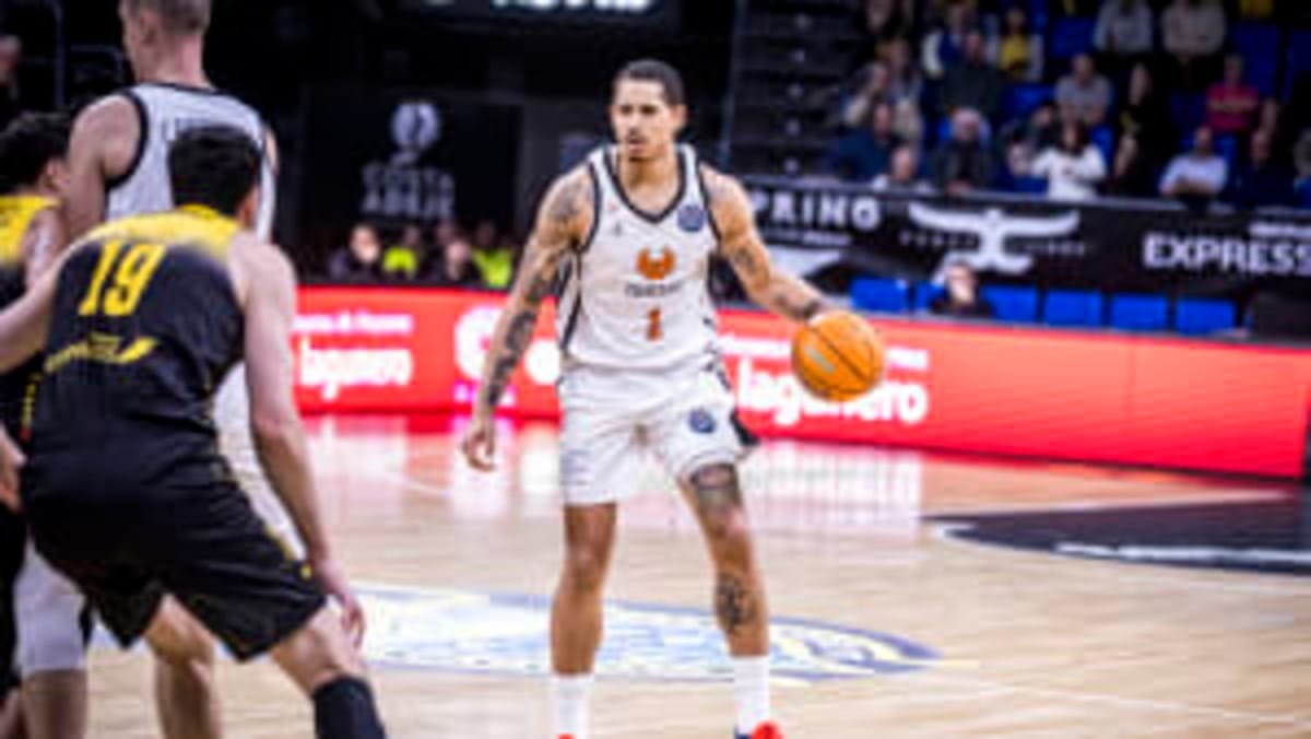 Tenerife remonta en el último cuarto ante Trieste (84-82)