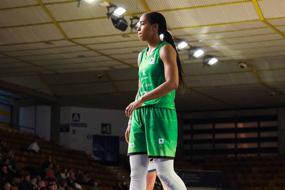 Kutxabank Araski gana el derbi vasco y comprime la parte baja (76-66)