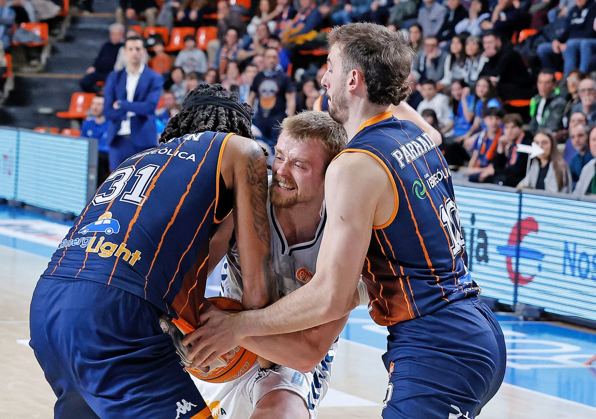 Zamora asalta El Plantío en un derbi vibrante (93-101)