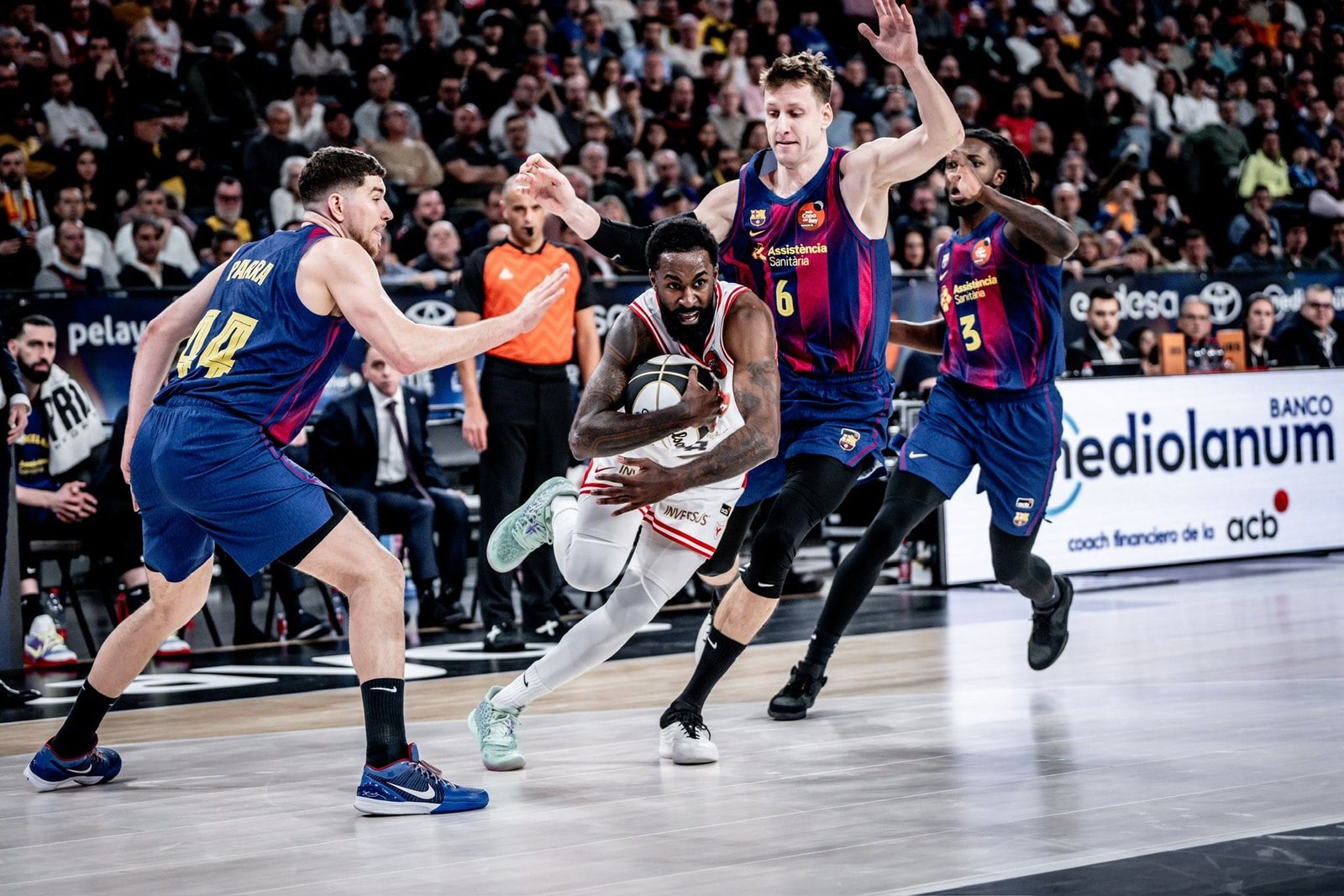 Punter rescata al Barça y castiga el vértigo del UCAM Murcia (91-85)