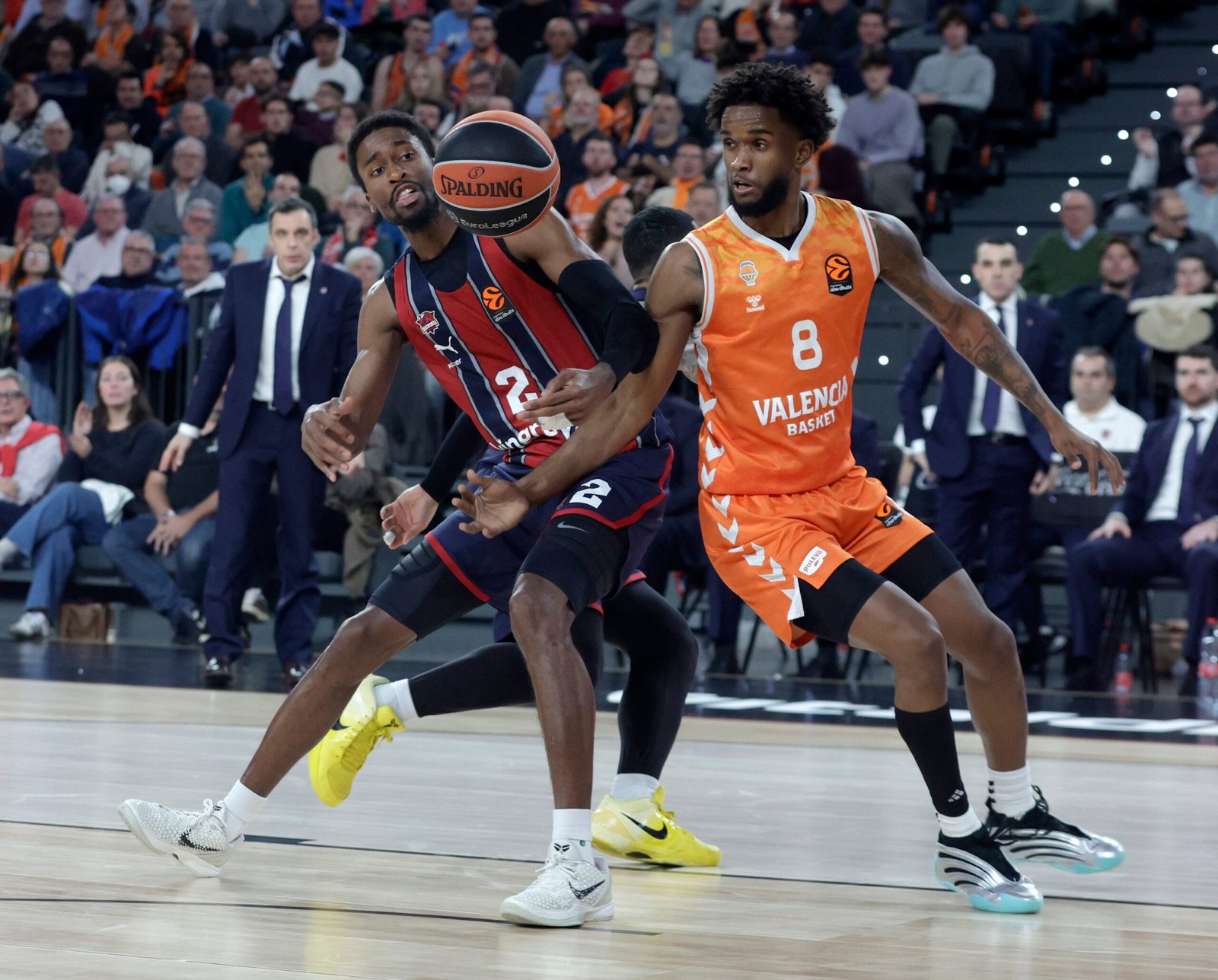 Valencia Basket castiga la resaca de Baskonia