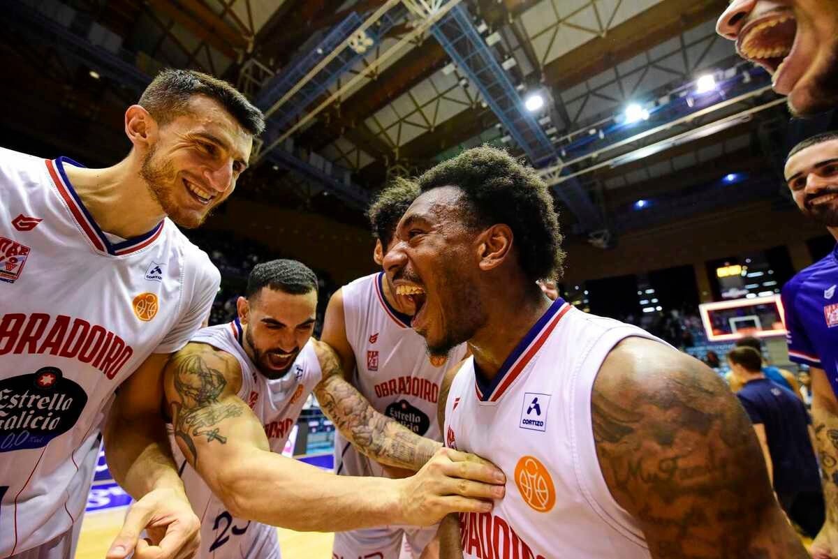 Speight lidera a Obradoiro ante Hestia Menorca(100-86)