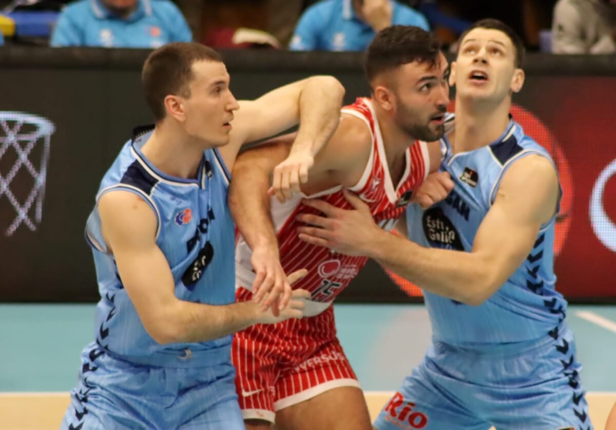 Galería – Río Breogán sufre el buen hacer de UCAM Murcia