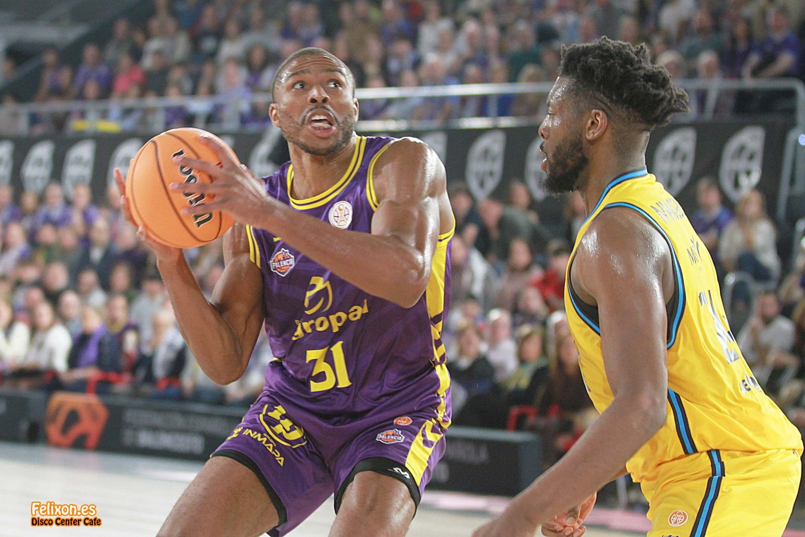 Stephen Ugochukwu rescinde con el Súper Agropal Palencia