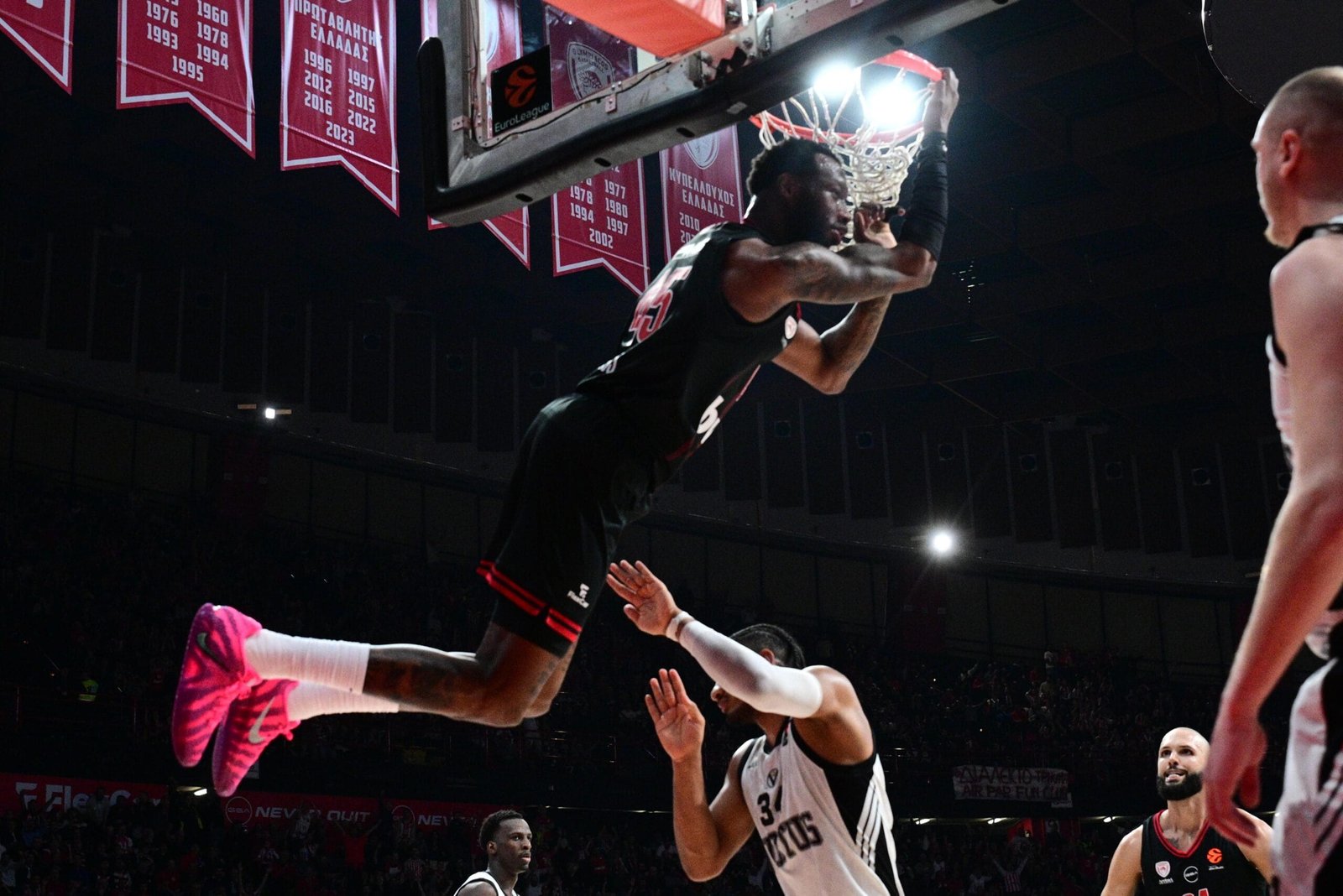 Olympiacos pasa el rodillo ante Virtus Bologna (109-77)