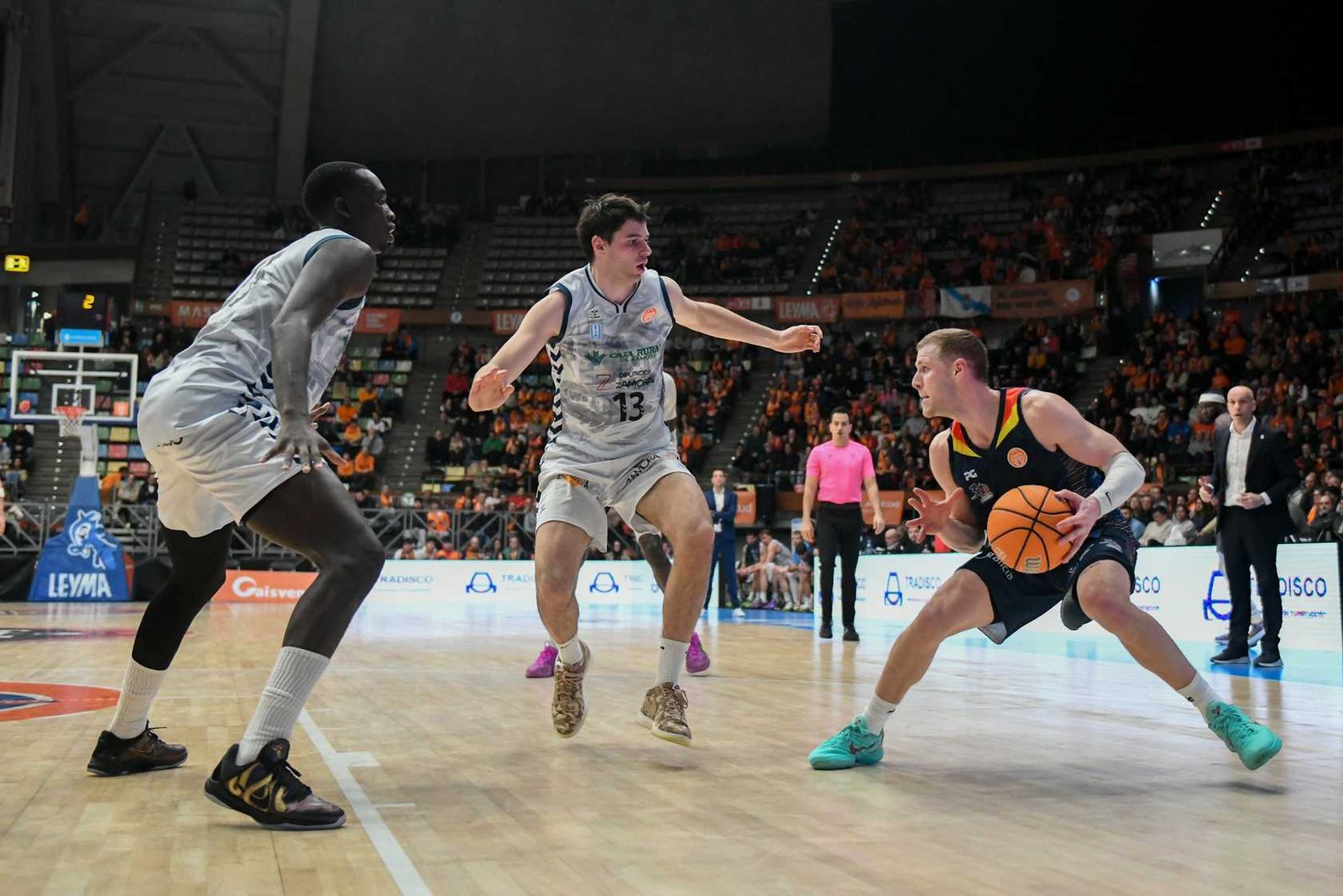 Leyma Coruña supera a un combativo Caja Rural CB Zamora (81-76)