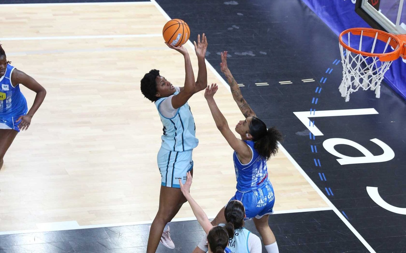 IDK Euskotren corta su mala racha en La Seu (42-77)