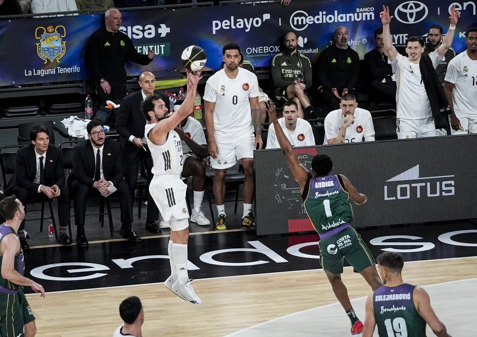 El Real Madrid se cita con Valencia en las semis (100-70)