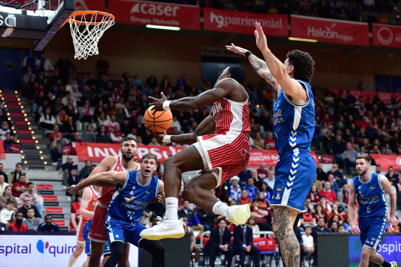 UCAM Murcia impone su físico y gana a Burgos antes del parón