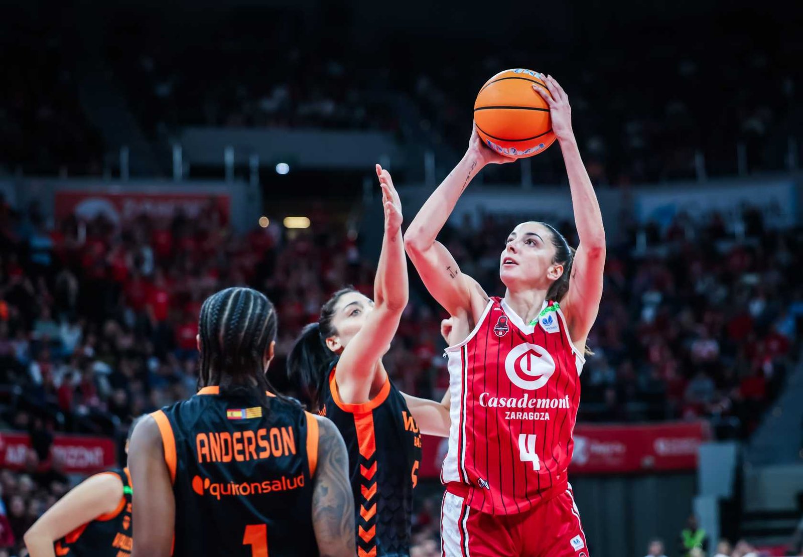 Casademont pierde su racha en el Felipe frente a Valencia Basket (67-72)