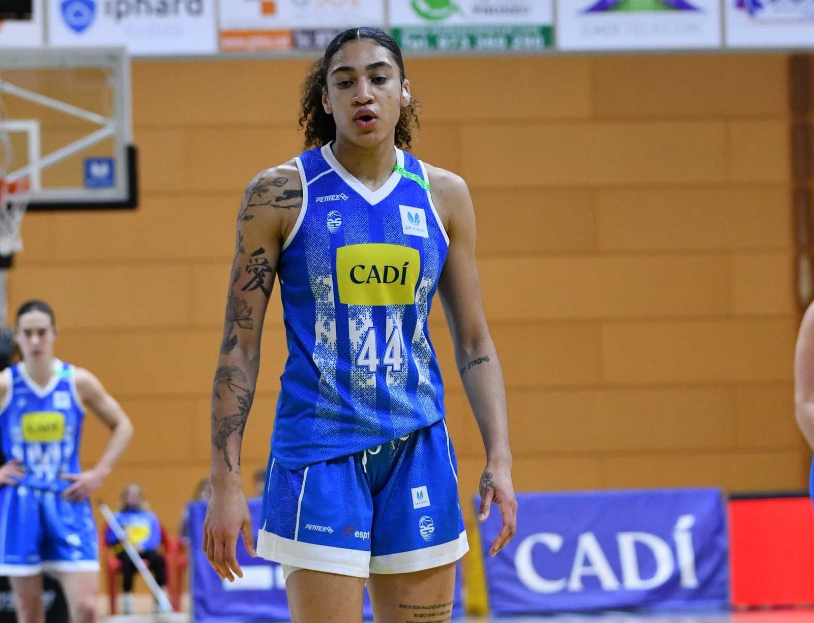 Cadí La Seu se lleva el derbi y toma aire (76-65)