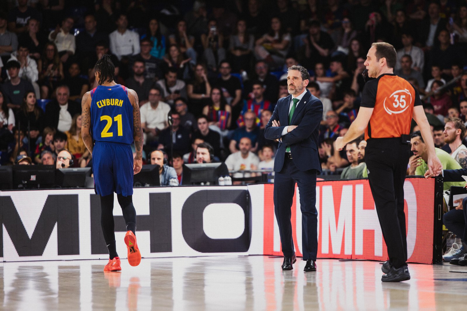 El Barça se lleva la palma y cierra con pleno su «procesión» triunfal en el Palau (97-91)