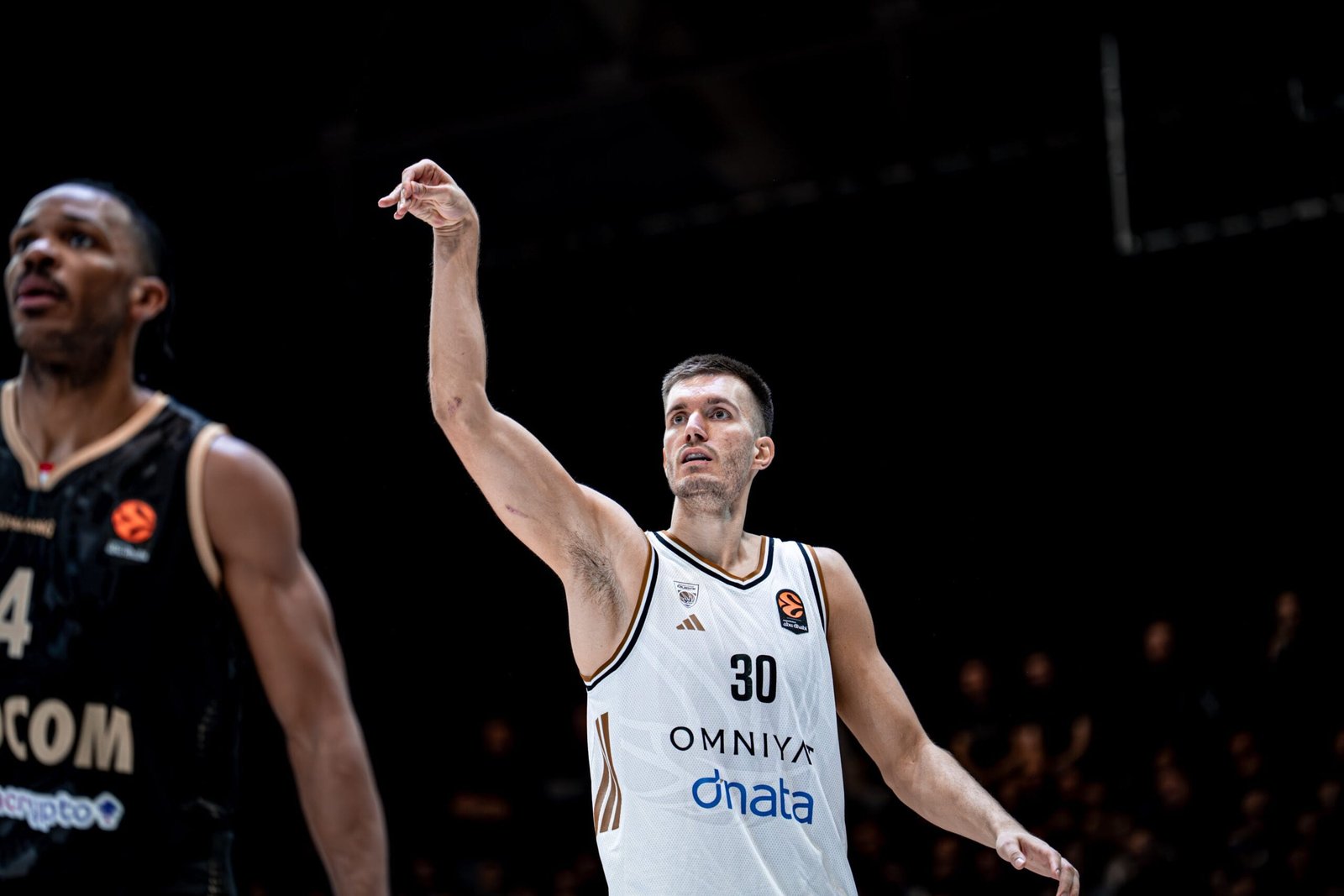 Dubai sigue su escalada ante Mónaco Basket (101-91)