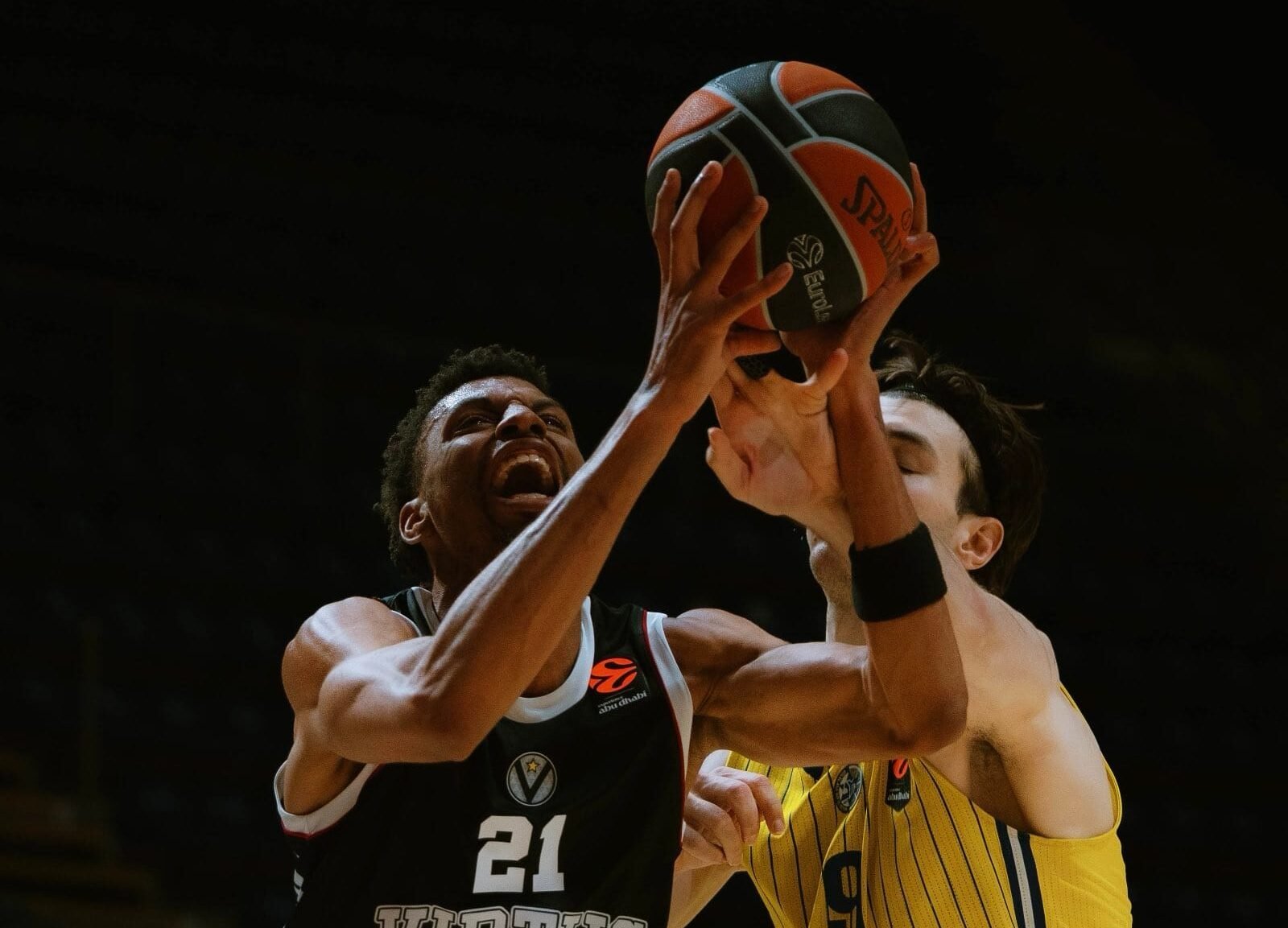 Virtus sufre para sacar la victoria ante Maccabi (85-89)