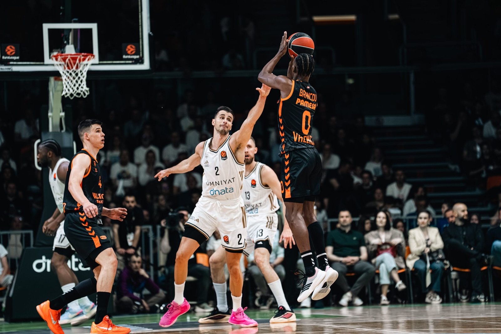 Valencia Basket cierra una liga regular histórica venciendo a Dubai