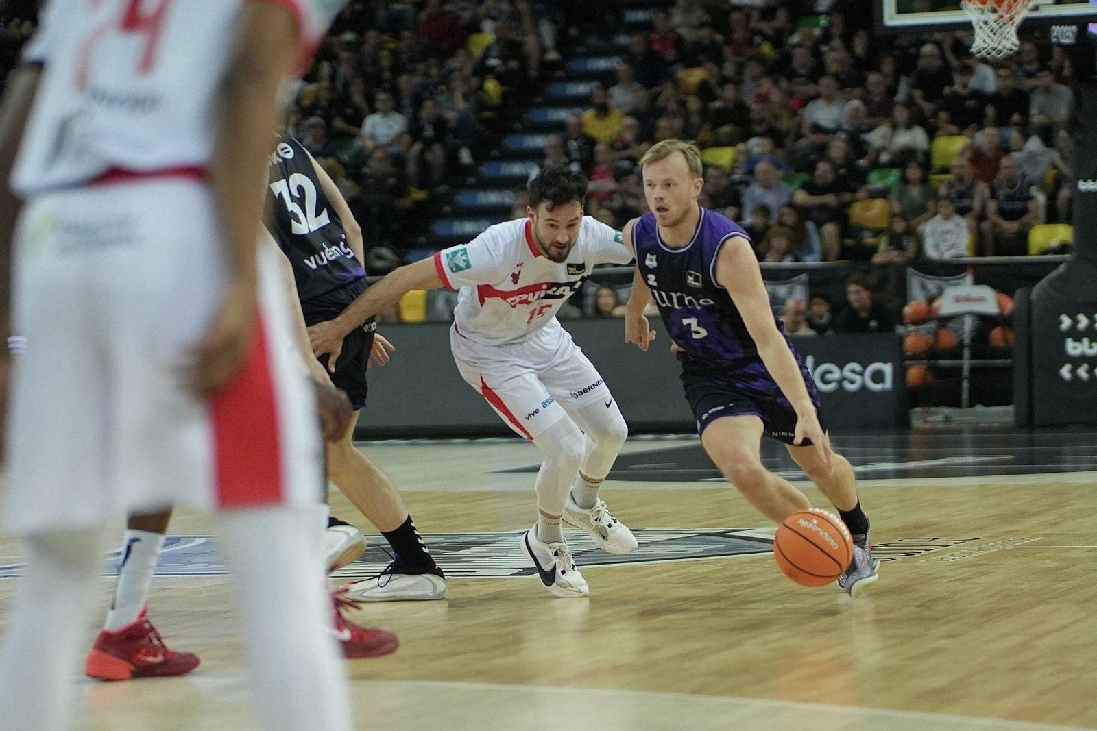 Bilbao se mete de lleno en la lucha por los playoffs (88-83)