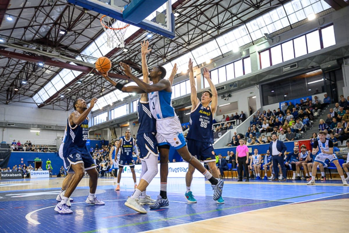 Galería – Gipuzkoa Basket contra las cuerdas ente  Alimerka Oviedo