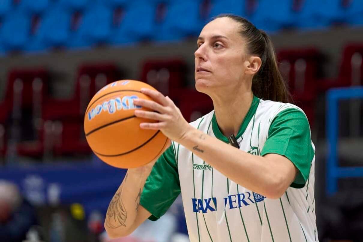 Gala Mestres renueva y ya es una ferrolana más