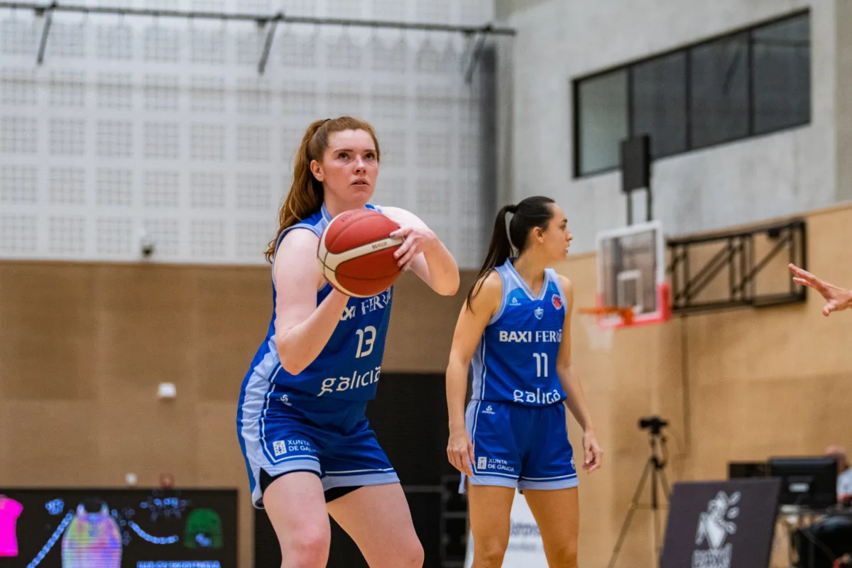 Claire Melia y su idilio con BAXI Ferrol irán de la mano una temporada más