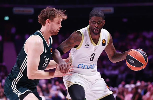 Dubai se toma la revancha de la Supercopa (78-77)
