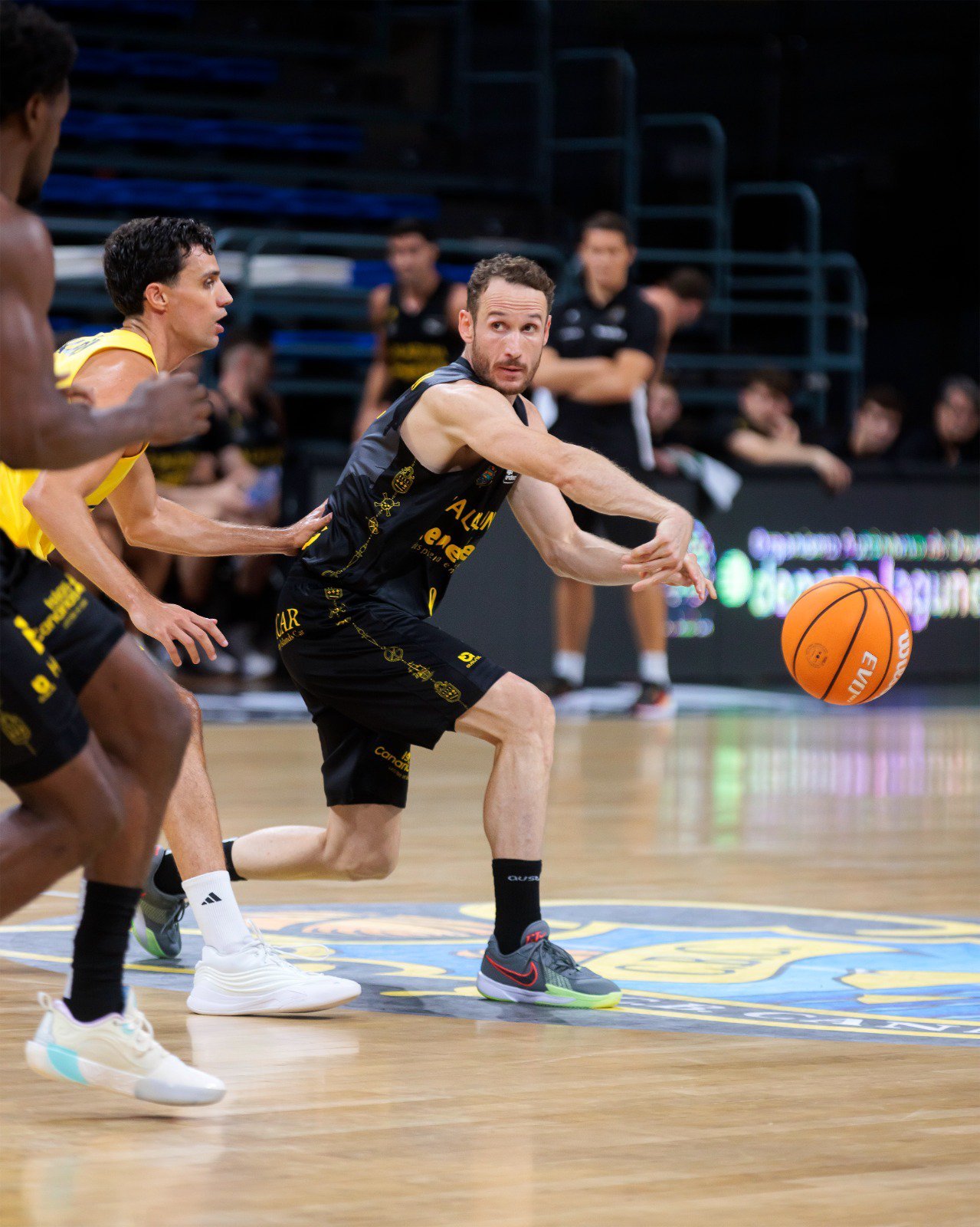 Tenerife se lleva el derbi inaugural de pretemporada ante Granca (96-84)
