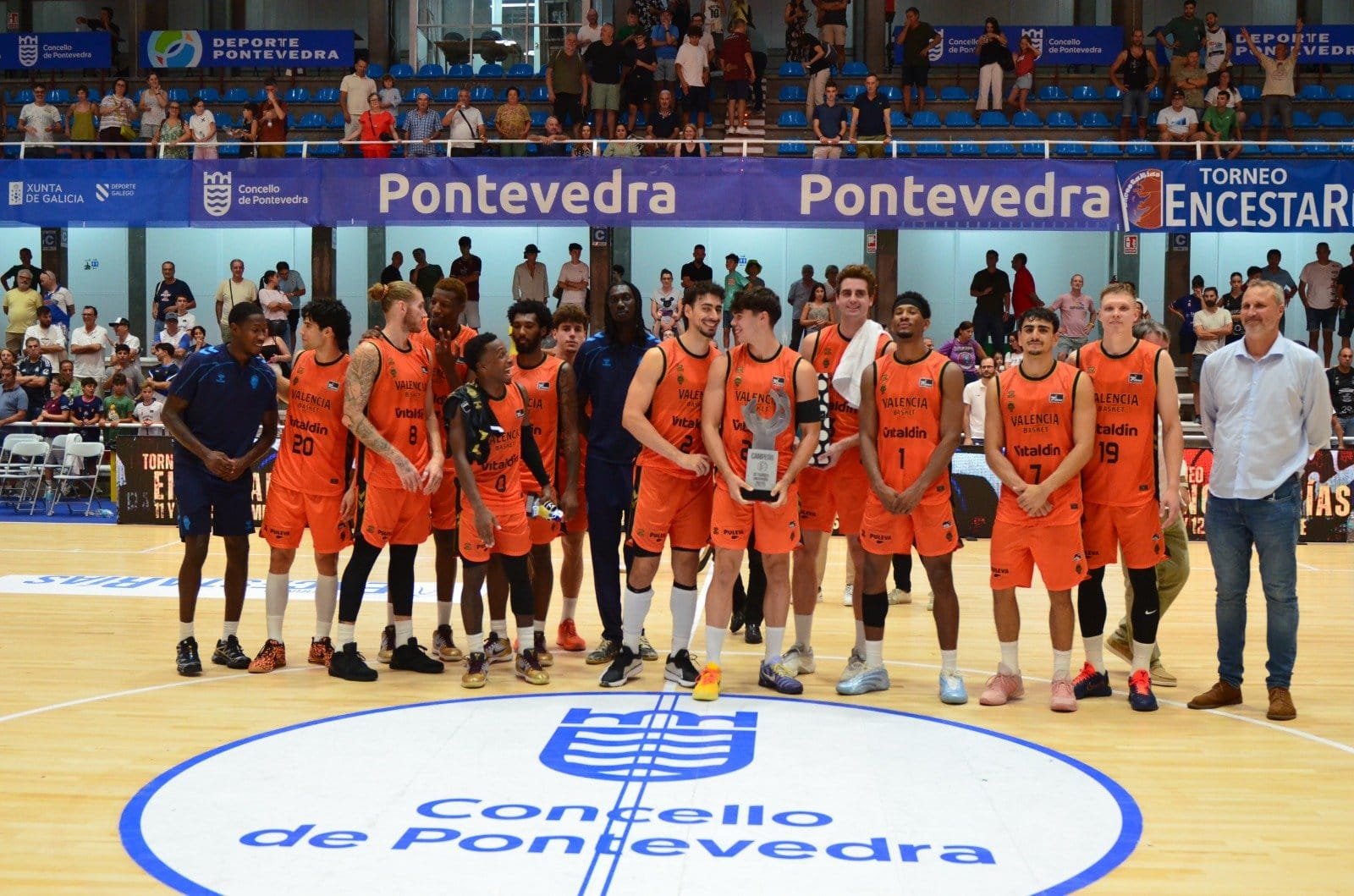 Valencia campeón del Torneo EncestaRías ante Baskonia (93-91)