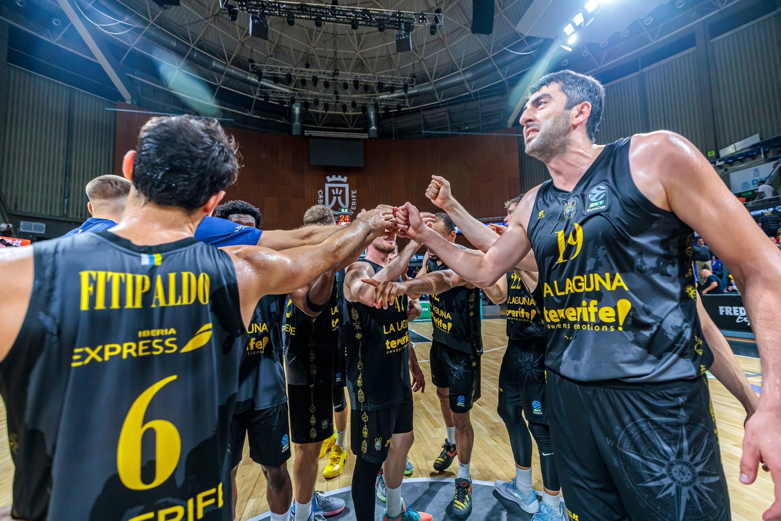 Tenerife somete a Roma para hacerse fuerte en casa (96-71)